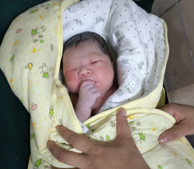“2年不孕变成男人婆,治疗助她变身准妈妈”